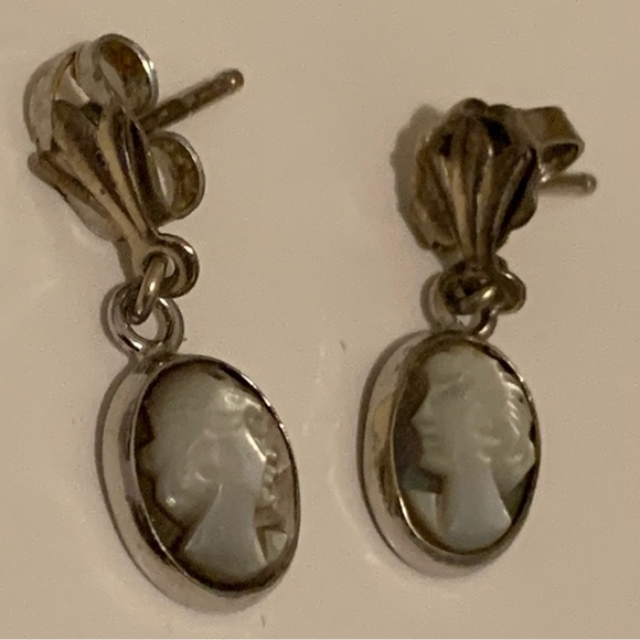 #SOLD# VTG Mother of Pearl Cameo Silver dangling Pierced Earrings Rare Find 1”L - Picture 7 of 11